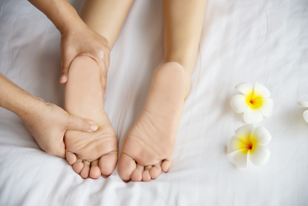 Massaggio linfodrenante per sgonfiare i piedi