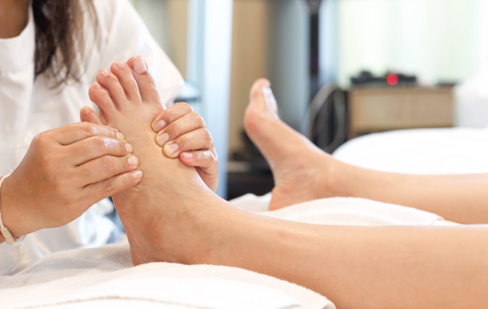 Il massaggio riduce il gonfiore a gambe e caviglie