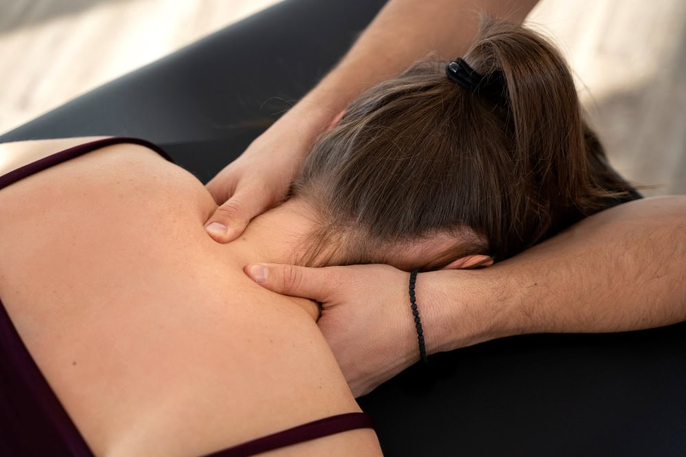 Benefici del massaggio decontratturante cervicale