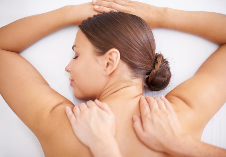 Massaggio decontratturante cervicale