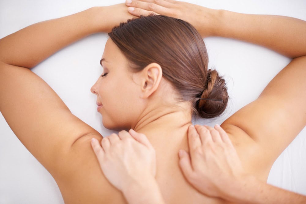 Massaggio decontratturante cervicale